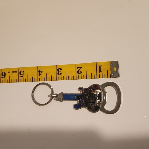 Chicago cityscape guitar shaped metal bottle opener - Picture 10 of 10